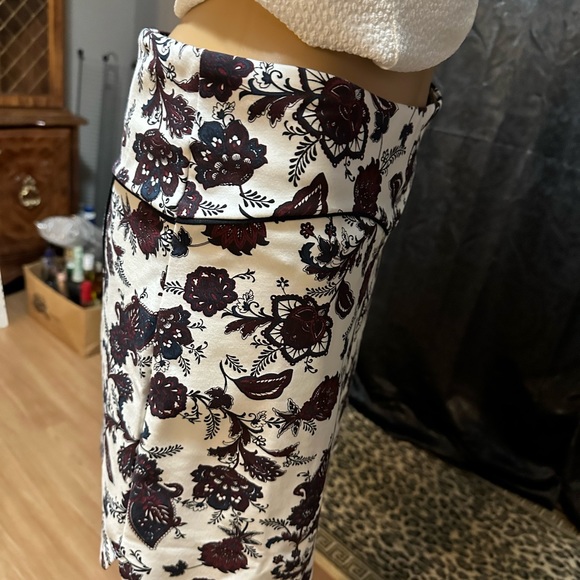 Very cool mini skirt. Nice heavy fabric with lines so panties don’t show. NWT - Picture 2 of 11